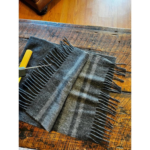 Gilded Age 100% Premium Quality Wool Scarf - Picture 9 of 10